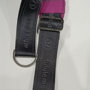 lululemon athletica Grey Webbing Belt with Purple/Fuscia Accent Padding
